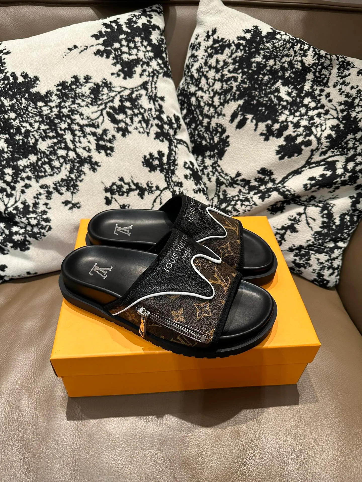 Men's shoes 💰340💰 LV zipper new style, cowhide surface, sheepskin lining, size 36-46
